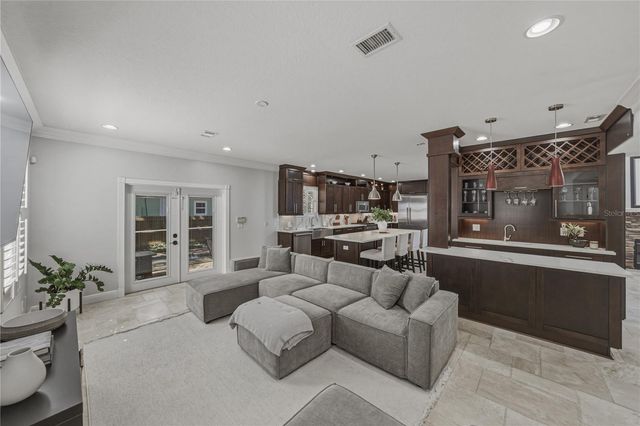 6117 S RUSSELL STREET, Tampa, FL 33611