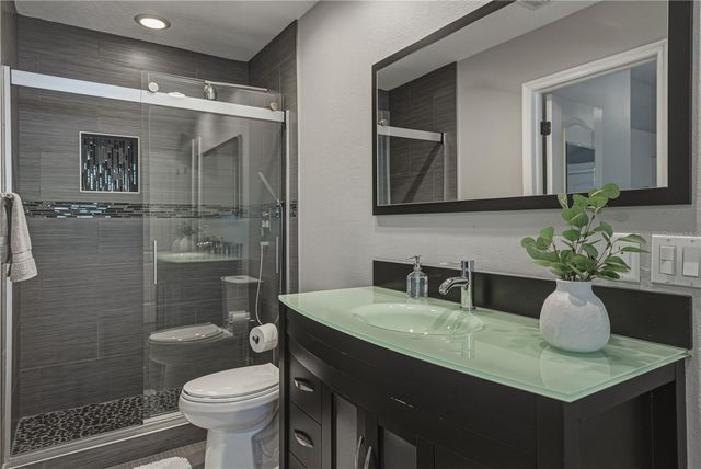 6117 S RUSSELL STREET, Tampa, FL 33611