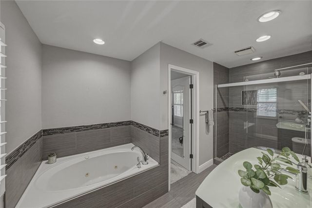 6117 S RUSSELL STREET, Tampa, FL 33611