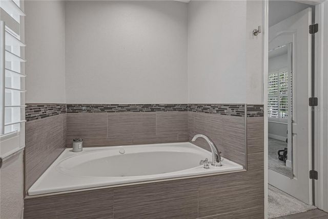 6117 S RUSSELL STREET, Tampa, FL 33611