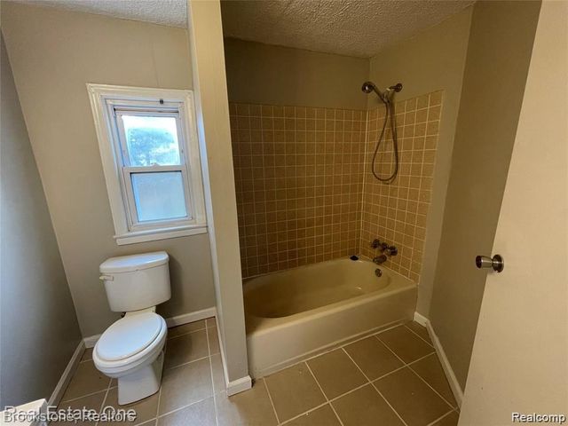 5927 Highview Street, Dearborn Heights, MI 48127