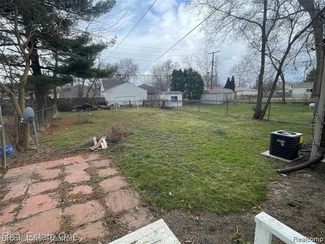 5927 Highview Street, Dearborn Heights, MI 48127