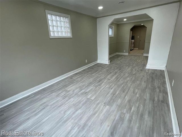 5927 Highview Street, Dearborn Heights, MI 48127