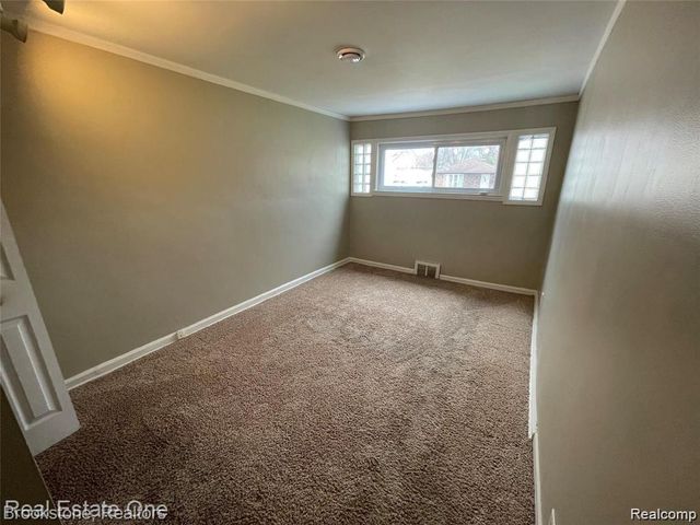 5927 Highview Street, Dearborn Heights, MI 48127