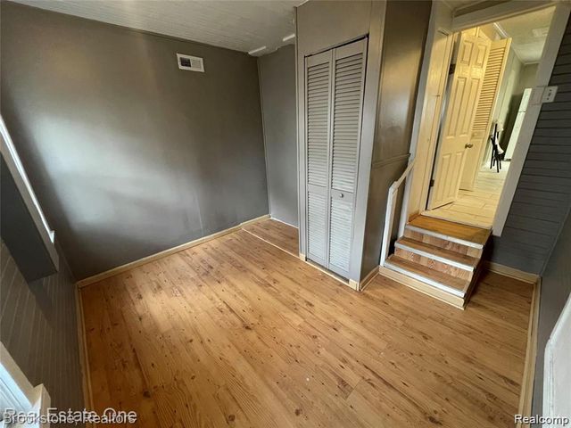 5927 Highview Street, Dearborn Heights, MI 48127