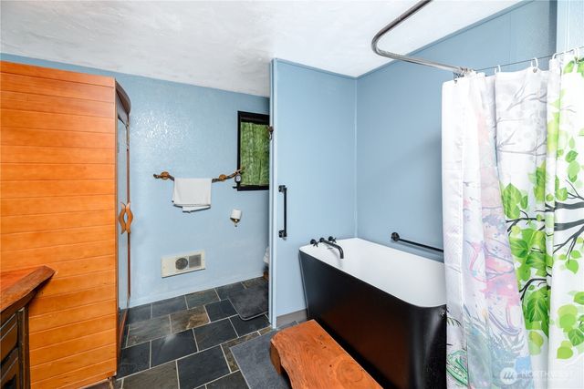 323 Hulse Road, Port Angeles, WA 98362