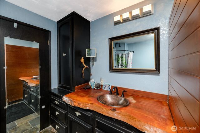 323 Hulse Road, Port Angeles, WA 98362