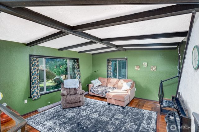 323 Hulse Road, Port Angeles, WA 98362