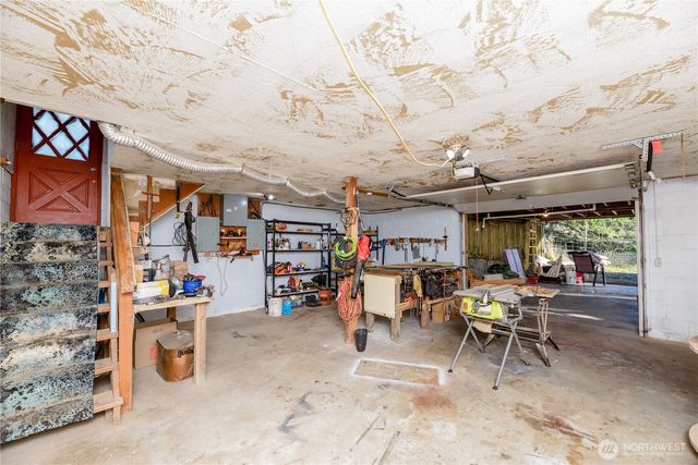 323 Hulse Road, Port Angeles, WA 98362