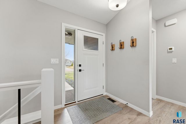 609 Legendary Dr Drive, Harrisburg, SD 57032