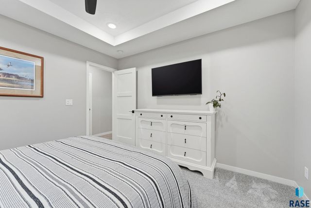 609 Legendary Dr Drive, Harrisburg, SD 57032