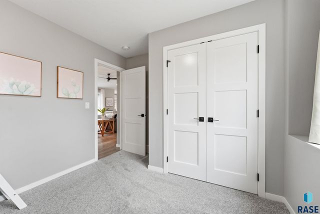 609 Legendary Dr Drive, Harrisburg, SD 57032