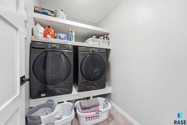 609 Legendary Dr Drive, Harrisburg, SD 57032