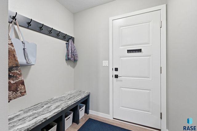 609 Legendary Dr Drive, Harrisburg, SD 57032