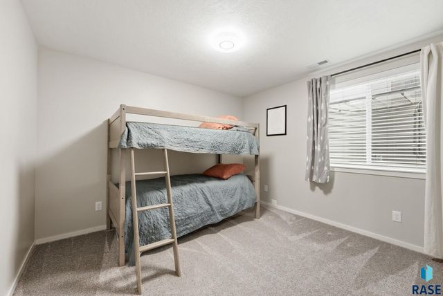 609 Legendary Dr Drive, Harrisburg, SD 57032