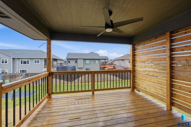 609 Legendary Dr Drive, Harrisburg, SD 57032