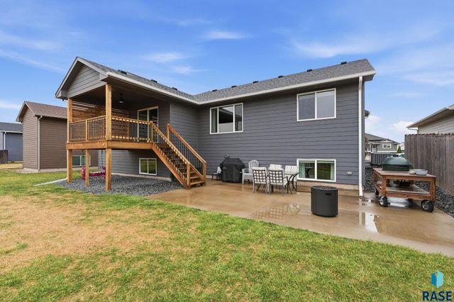 609 Legendary Dr Drive, Harrisburg, SD 57032