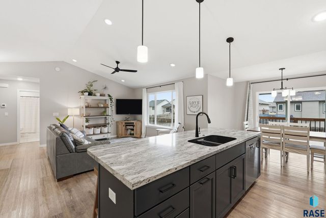 609 Legendary Dr Drive, Harrisburg, SD 57032