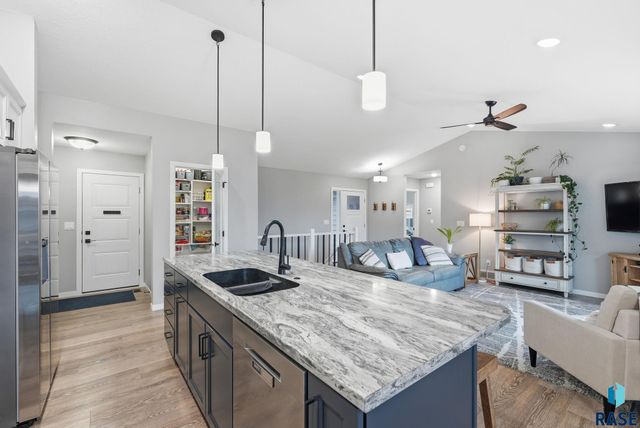 609 Legendary Dr Drive, Harrisburg, SD 57032