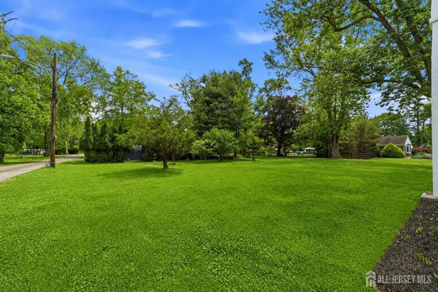 281 Friendship Road, South Brunswick, NJ 08512
