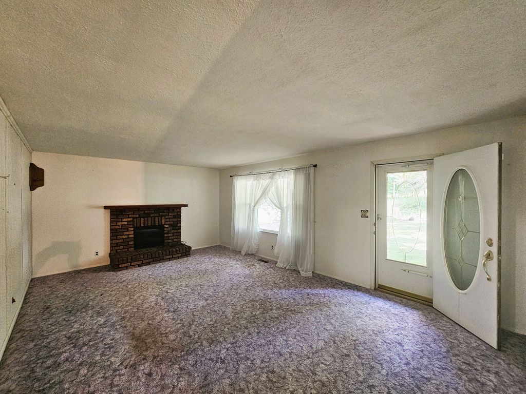 Image 22 of property listing at 19503 N Moonbeam Lane, Mt Vernon, IL 62864