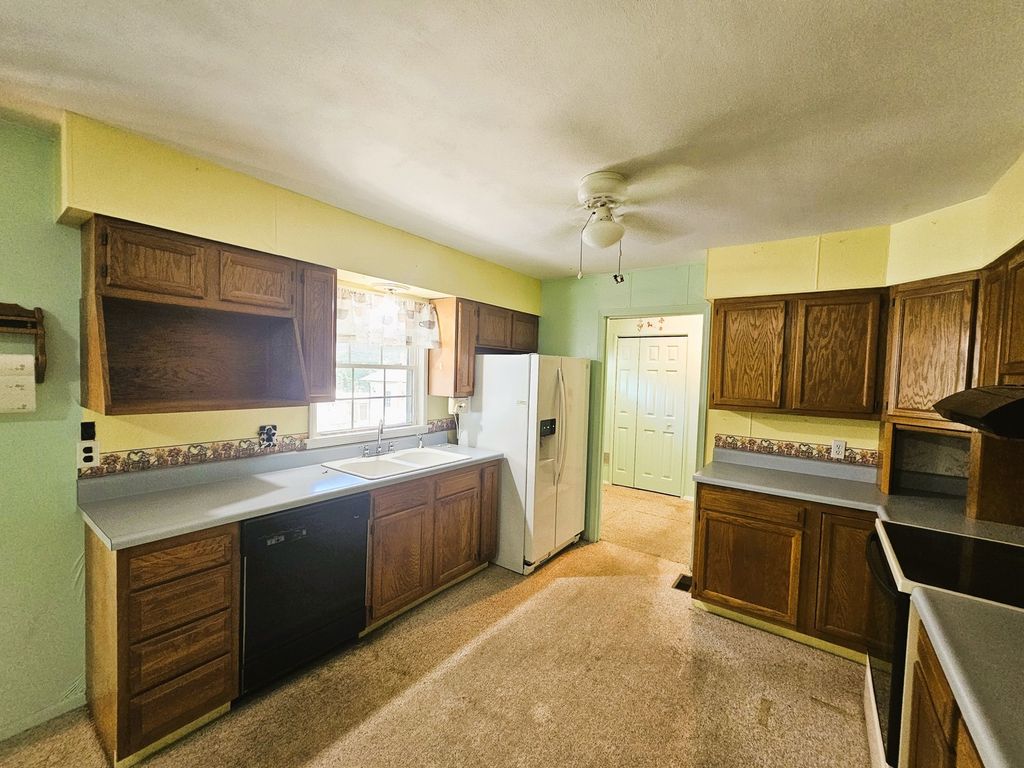Image 25 of property listing at 19503 N Moonbeam Lane, Mt Vernon, IL 62864