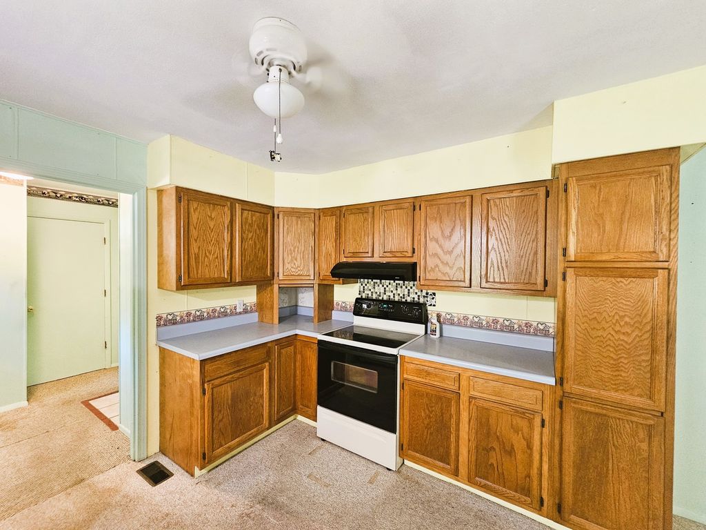 Image 26 of property listing at 19503 N Moonbeam Lane, Mt Vernon, IL 62864