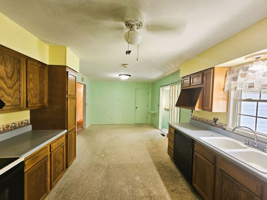 Image 28 of property listing at 19503 N Moonbeam Lane, Mt Vernon, IL 62864