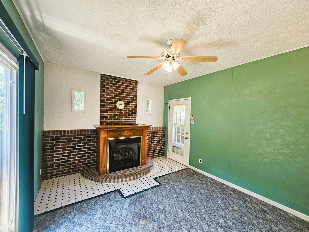 Image 30 of property listing at 19503 N Moonbeam Lane, Mt Vernon, IL 62864