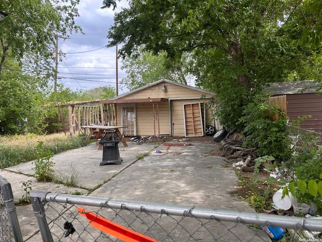 154 E Hutchins, San Antonio, TX 78221