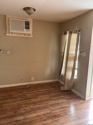 154 E Hutchins, San Antonio, TX 78221