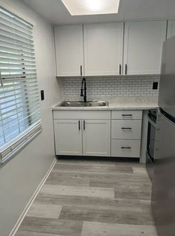 1775 6th Avenue 8, Vero Beach, FL 32960