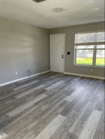 1775 6th Avenue 8, Vero Beach, FL 32960