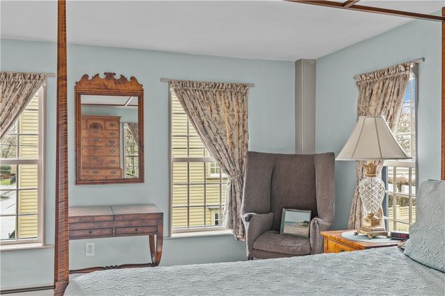 11 Cross Street, Newport, RI 02840