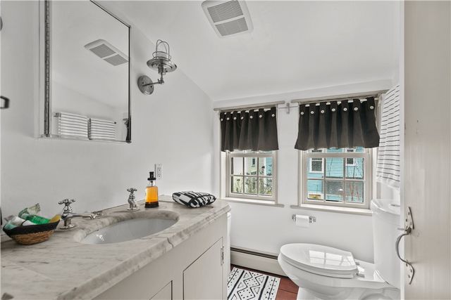 11 Cross Street, Newport, RI 02840