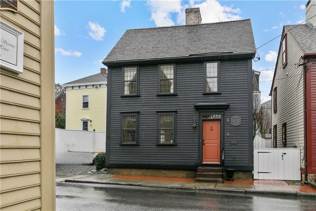 11 Cross Street, Newport, RI 02840