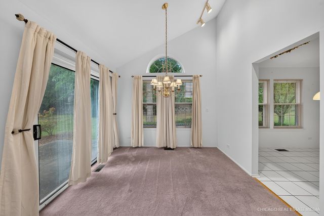 518 Palm Court, Crystal Lake, IL 60014