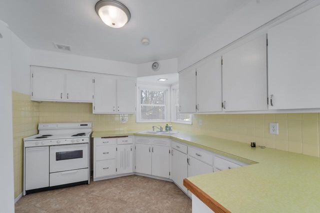 3930 W Portage STREET, Milwaukee, WI 53209