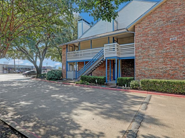 1601 Marsh Lane 200B, Carrollton, TX 75006