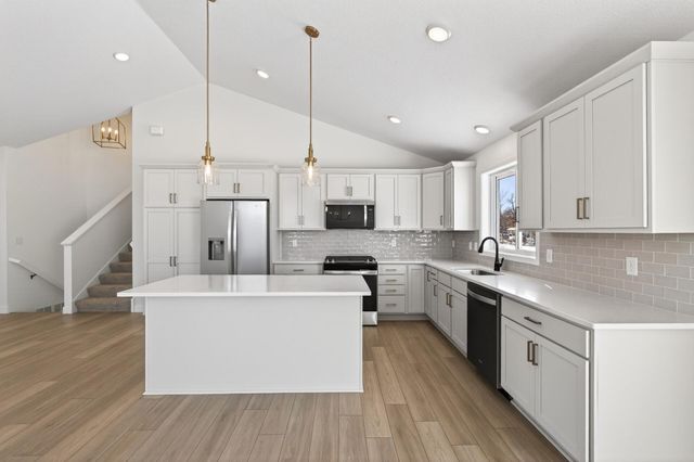 22544 Raven Street NW, Oak Grove, MN 55005