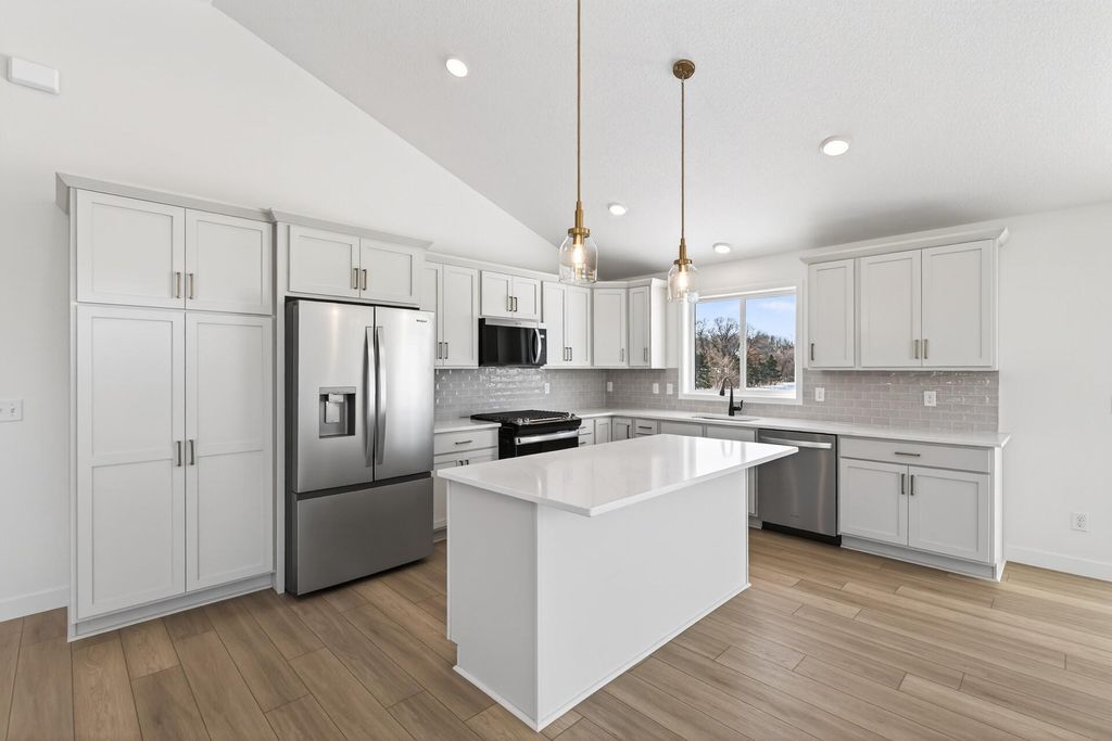 22544 Raven Street NW, Oak Grove, MN 55005