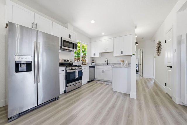 24914 Thomas Avenue, Hayward, CA 94544