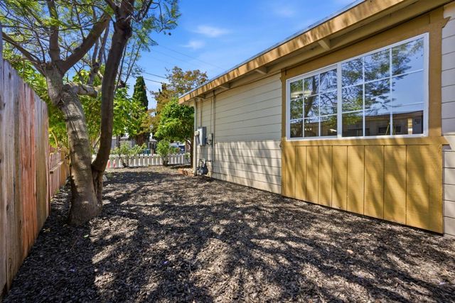 24914 Thomas Avenue, Hayward, CA 94544