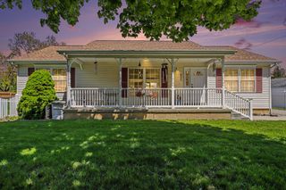 8223 Calvin Road, Pennfield Twp, MI 49017