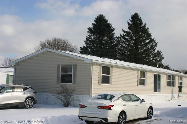 147 Pheasant Run Street, Lapeer, MI 48446