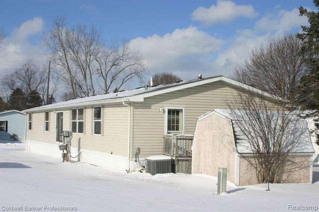 147 Pheasant Run Street, Lapeer, MI 48446