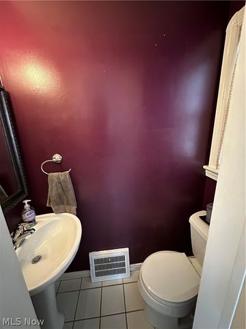 1579 Laclede Road, South Euclid, OH 44121