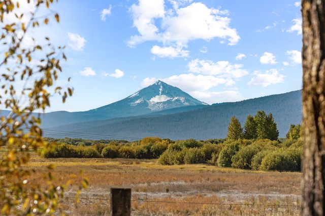 32486 Modoc Point Road, Chiloquin, OR 97624