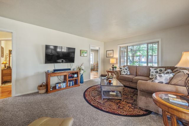 32486 Modoc Point Road, Chiloquin, OR 97624