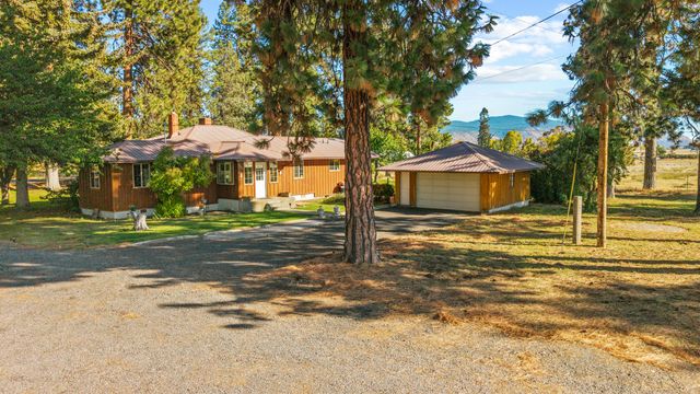 32486 Modoc Point Road, Chiloquin, OR 97624